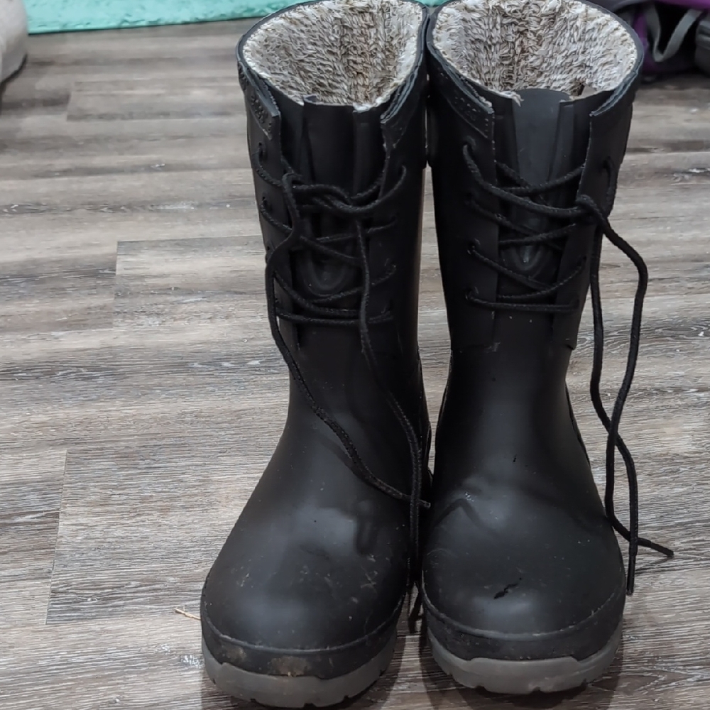 BOGS Black Boots with Plush Lining